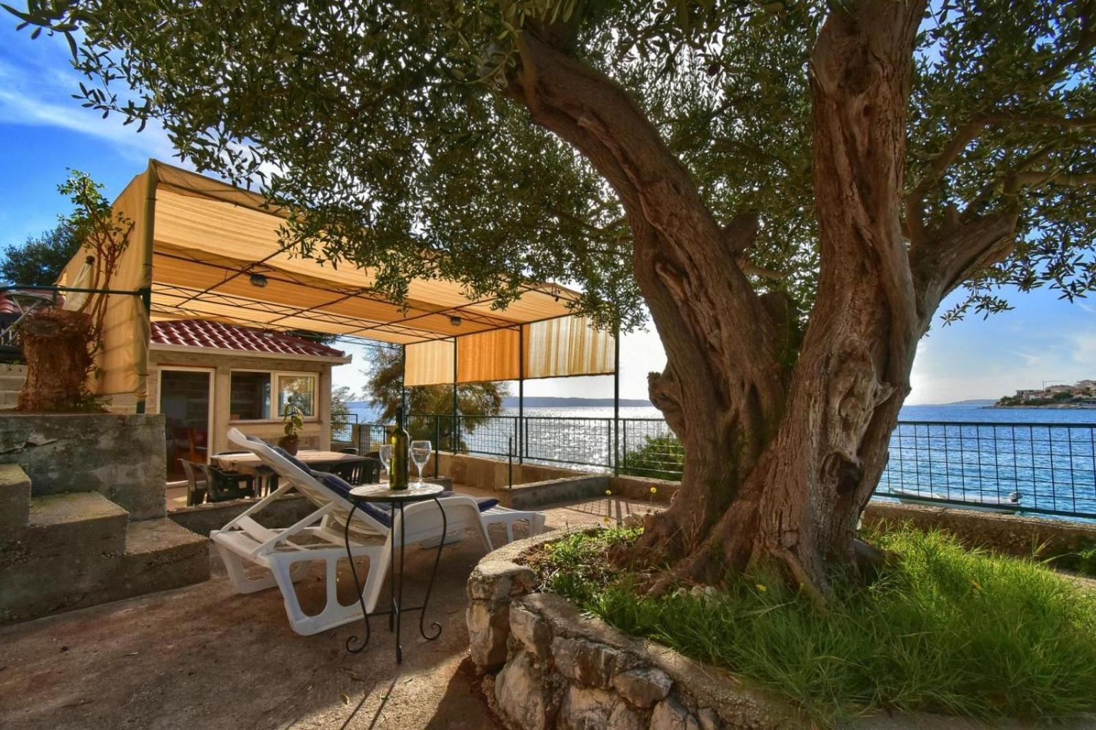 Apartments Dominika Trogir Kültér fotó